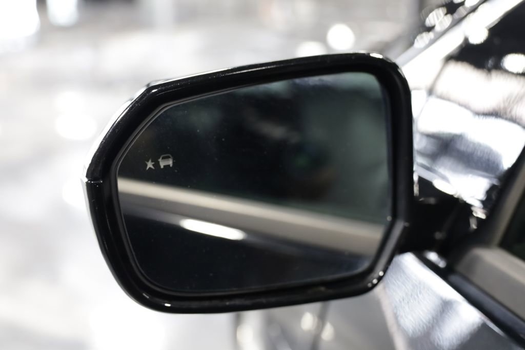 Used 2017 Chevrolet Volt Premier w/ Driver Confidence II Package image 30