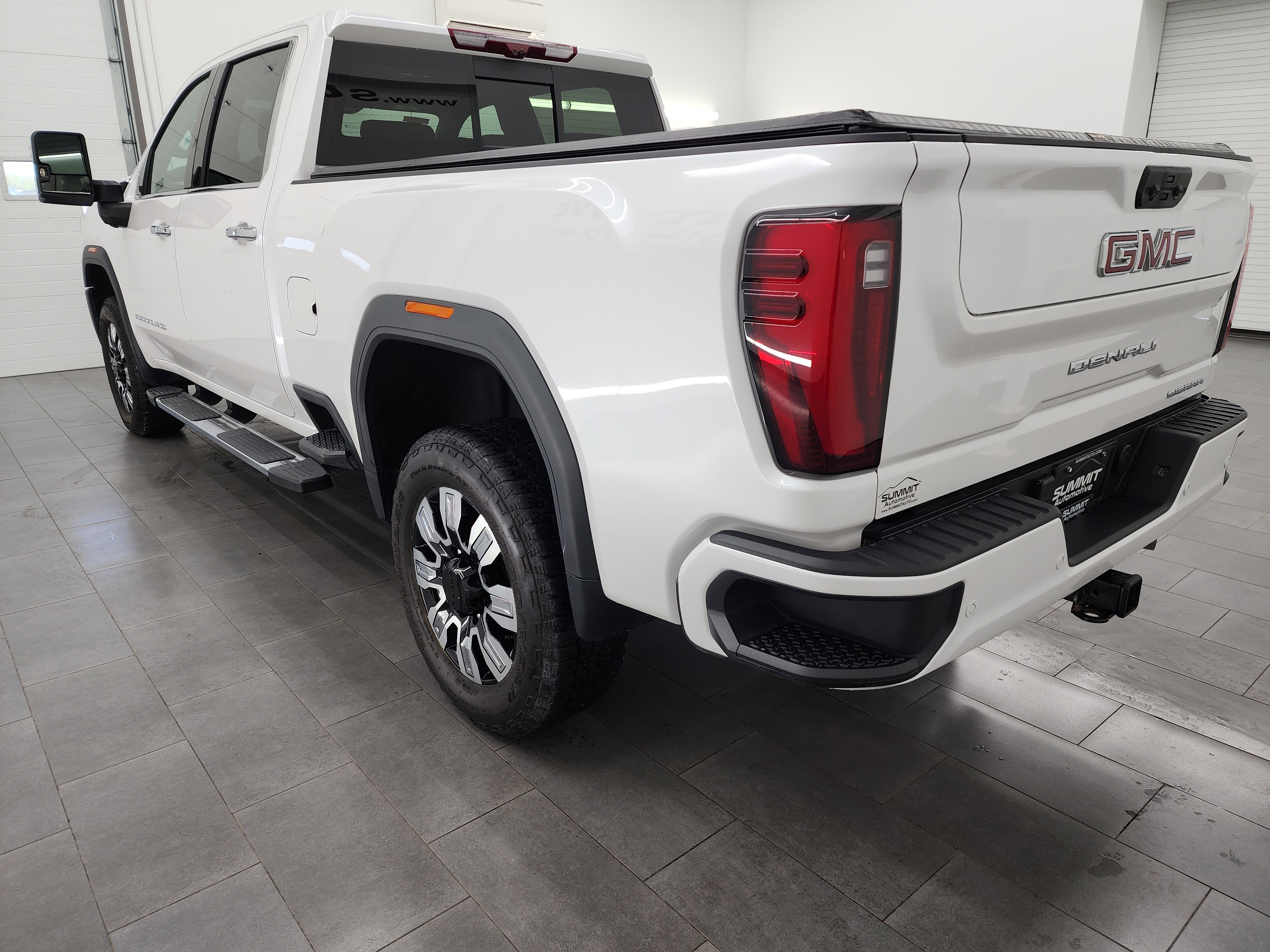 Used 2024 GMC Sierra 2500 Denali w/ Denali Reserve Package image 6