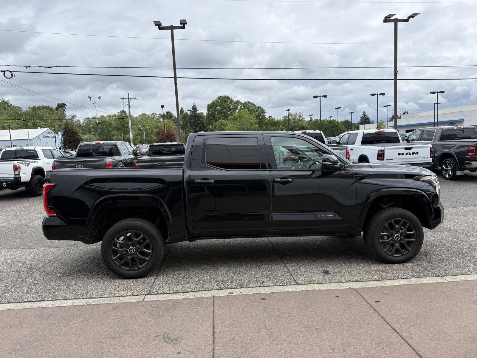 Used 2024 Toyota Tundra Platinum AWD/4WD image 6