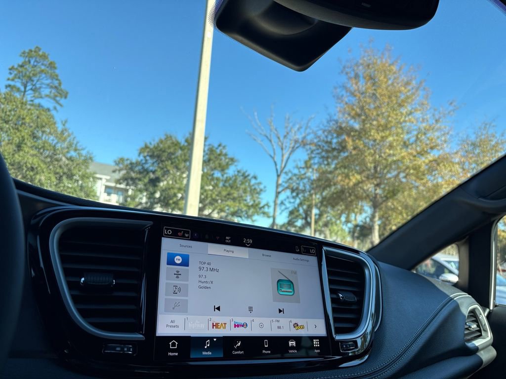 New 2026 Chrysler Pacifica Select image 26