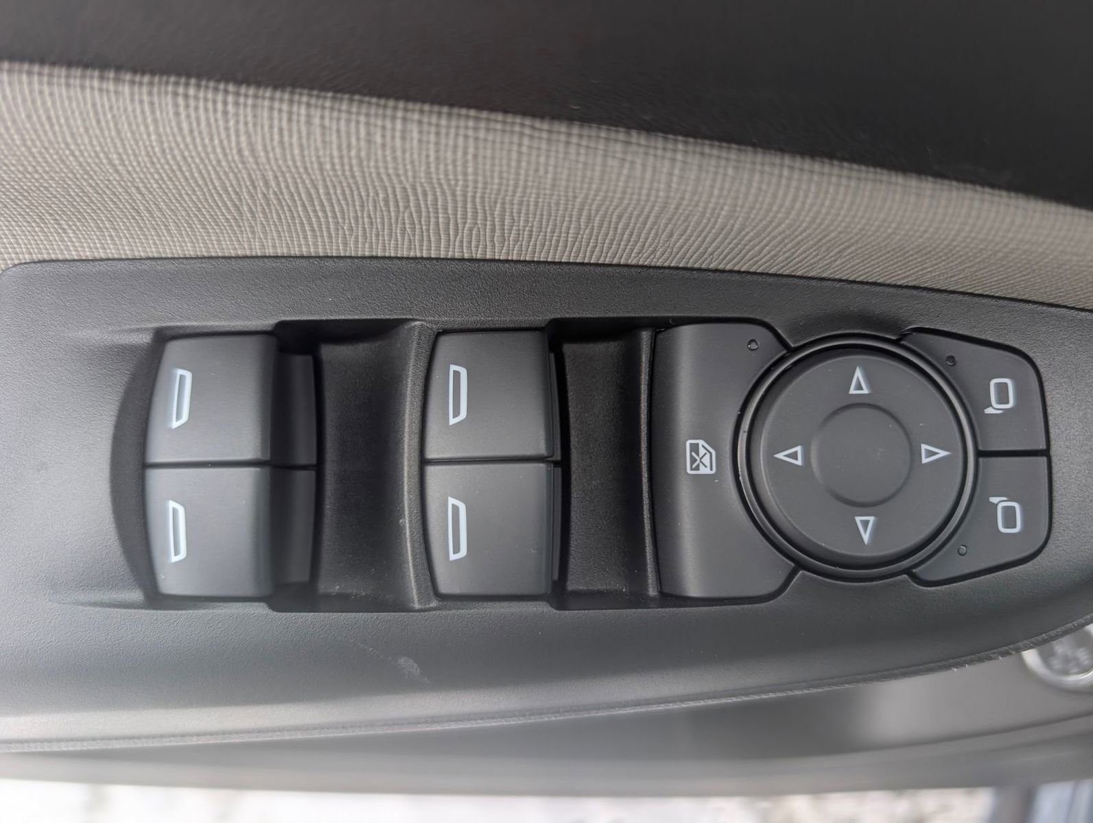 Certified 2025 Buick Envista Avenir image 8