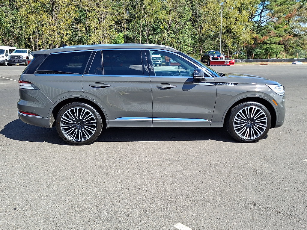 Certified 2023 Lincoln Aviator Black Label w/ Dynamic Handling Package AWD/4WD image 10