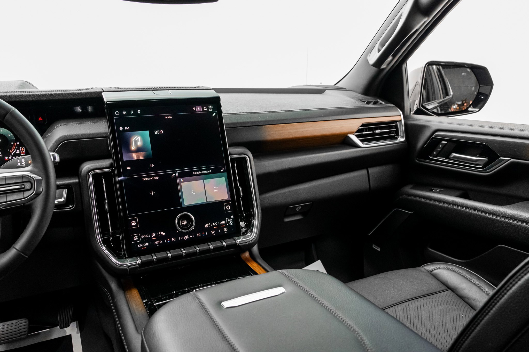 Used 2025 GMC Yukon Denali AWD/4WD image 37