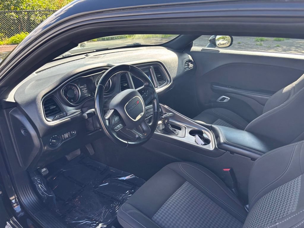 Used 2021 Dodge Challenger SXT RWD image 7