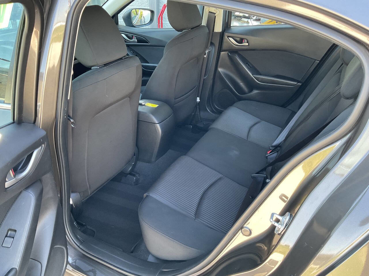 Used 2014 MAZDA MAZDA3 i Touring w/ Moonroof Package 1 FWD image 25