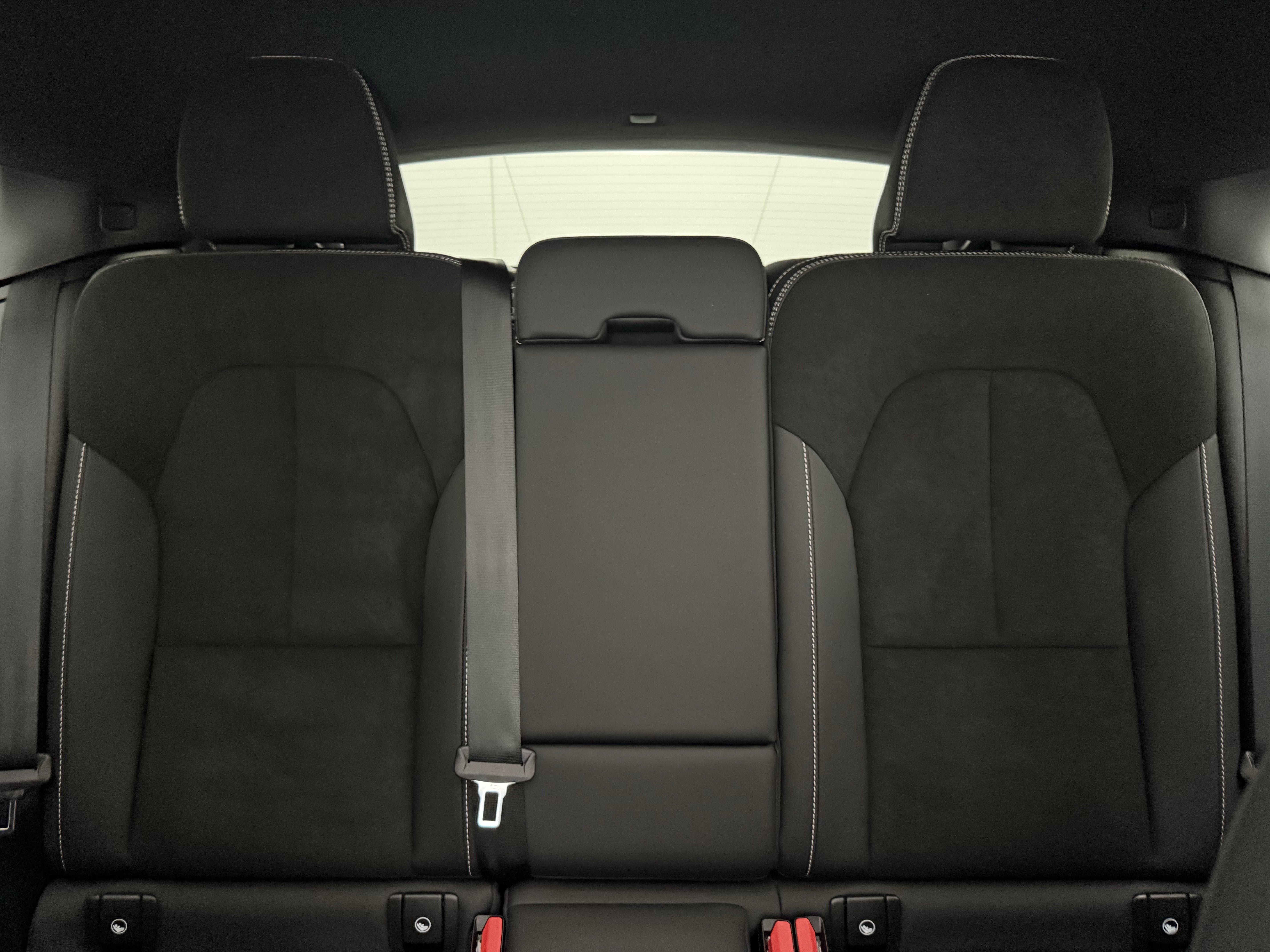 Certified 2023 Volvo C40 P8 Recharge Ultimate AWD/4WD image 27
