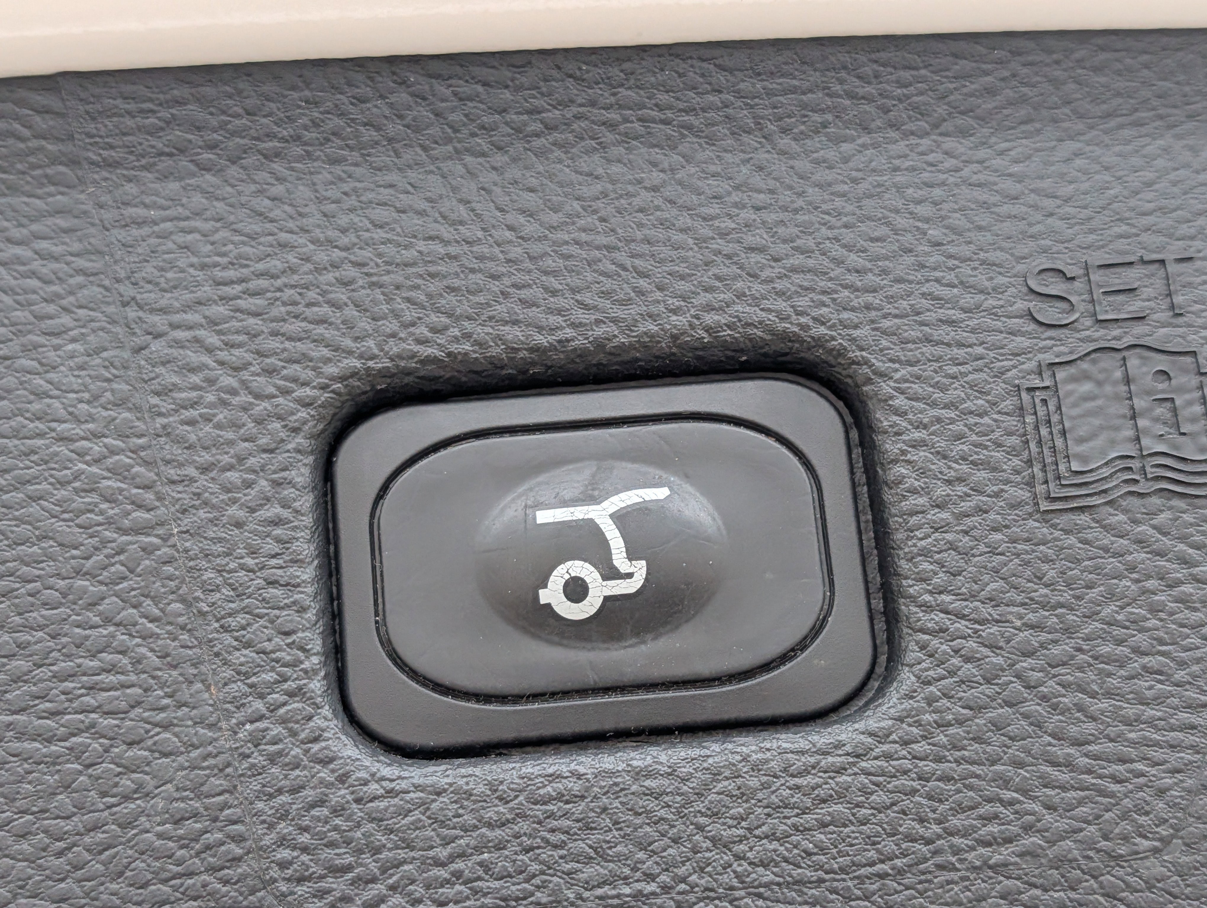 Used 2024 Ford Edge SEL w/ Convenience Package image 34