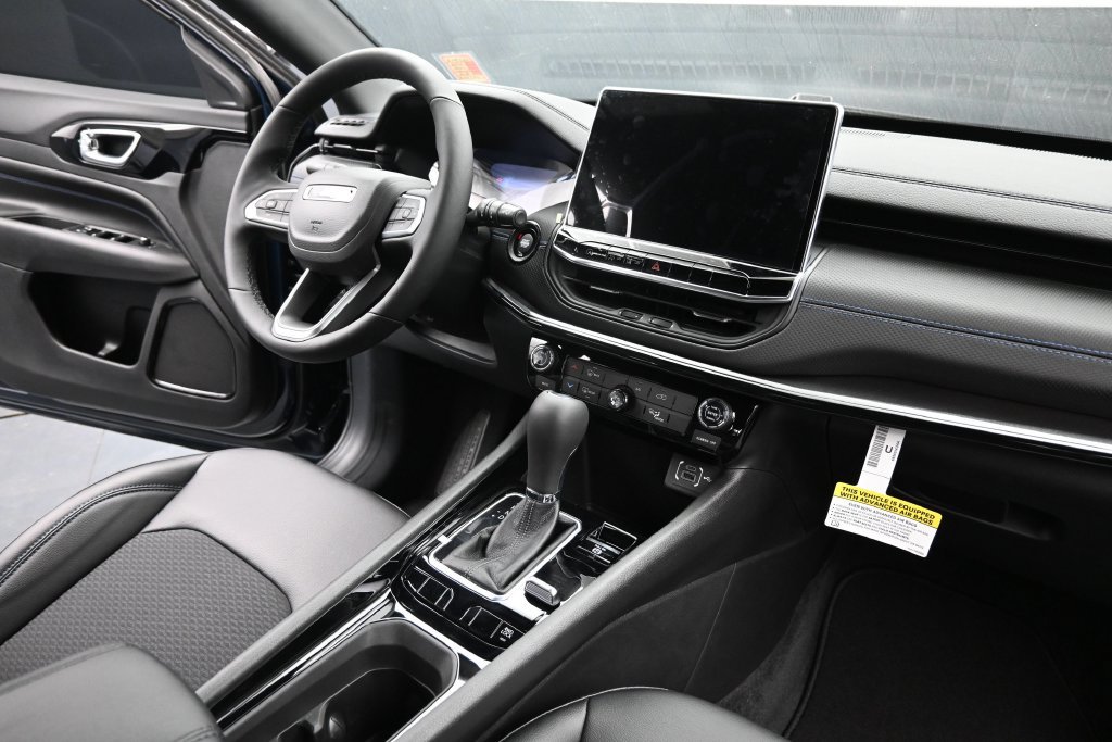 New 2026 Jeep Compass Latitude AWD/4WD image 24