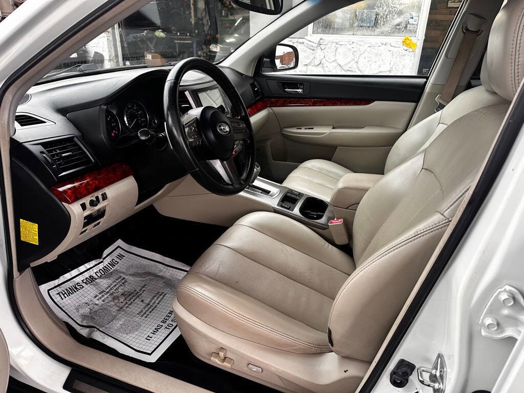 Used 2011 Subaru Outback 2.5i Limited w/ PWR Moonroof Pkg image 14