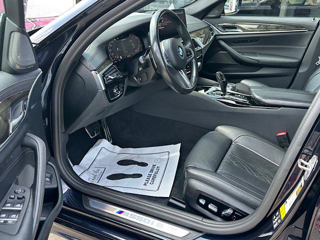 Used 2023 BMW M550i xDrive AWD/4WD image 15