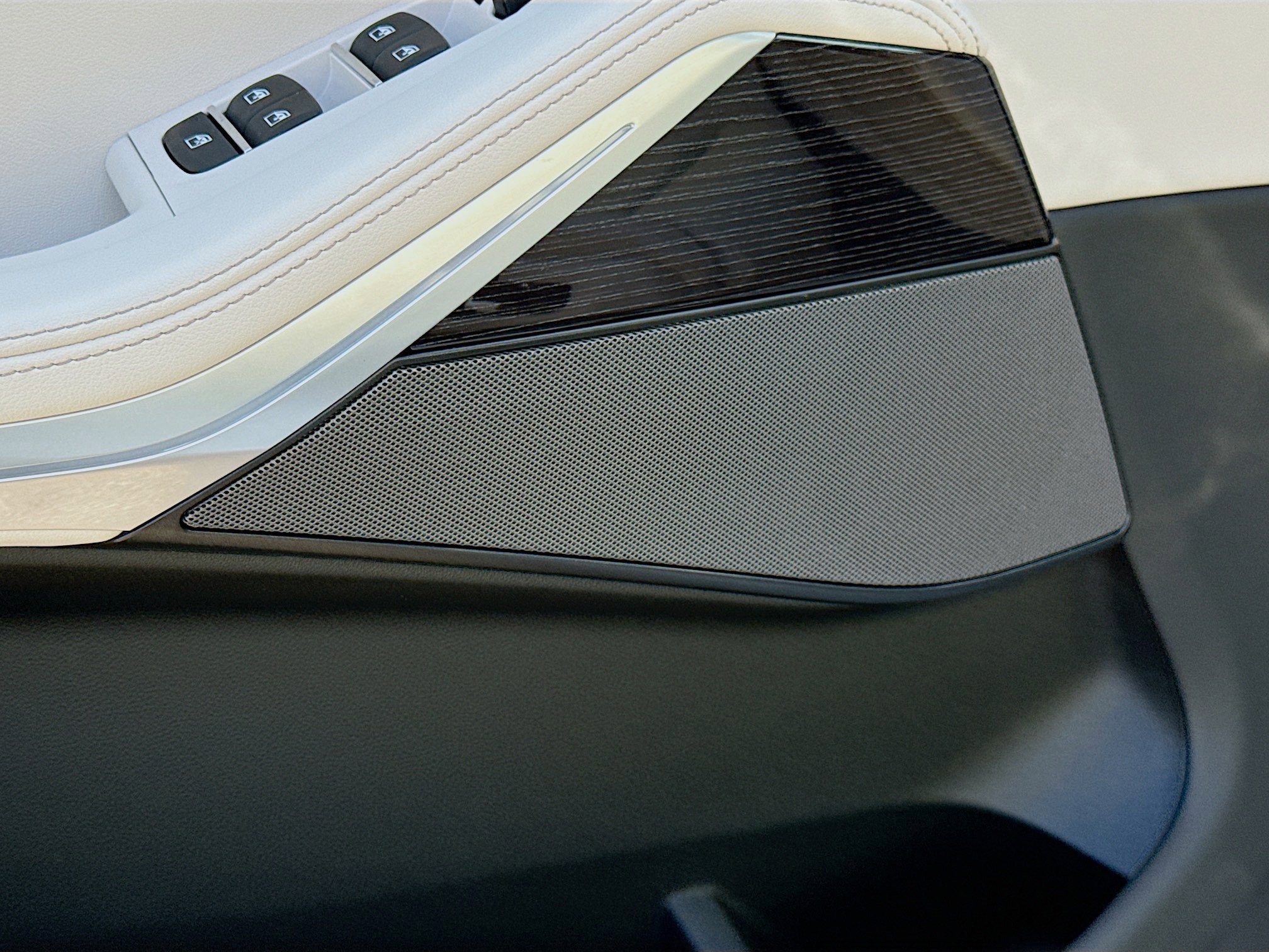 New 2026 BMW X5 sDrive40i w/ M Sport Package image 24