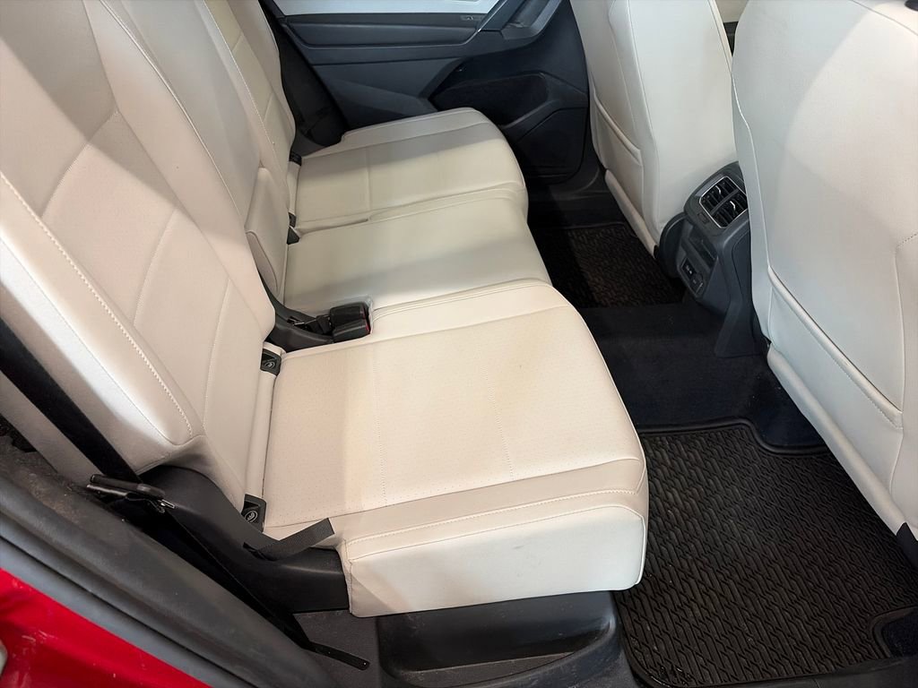 Used 2018 Volkswagen Tiguan SE AWD/4WD image 28