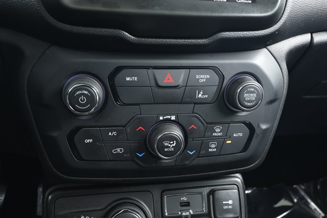 Used 2021 Jeep Renegade Limited w/ Sun & Sound Group AWD/4WD image 18