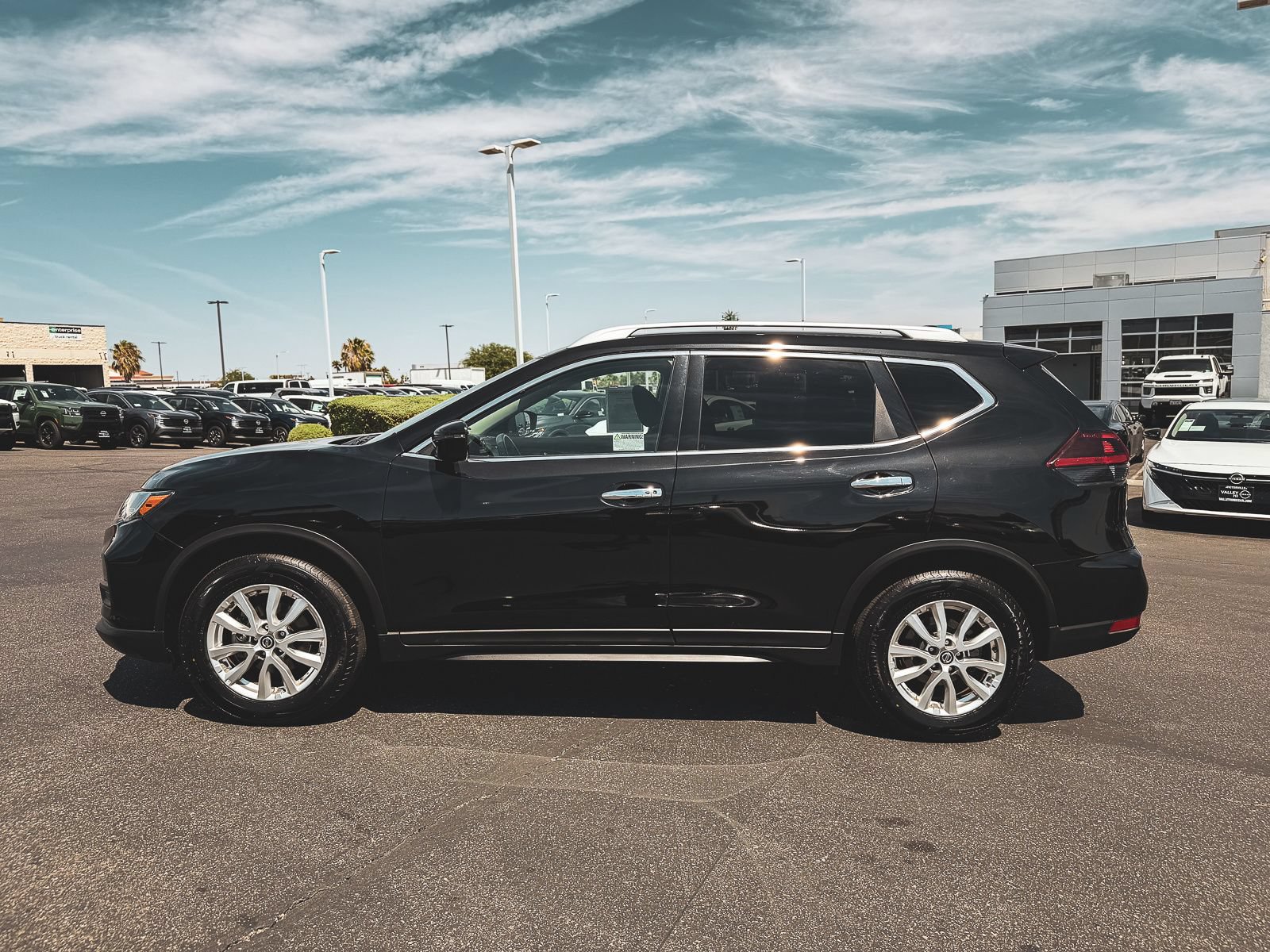 Used 2020 Nissan Rogue SV FWD image 4