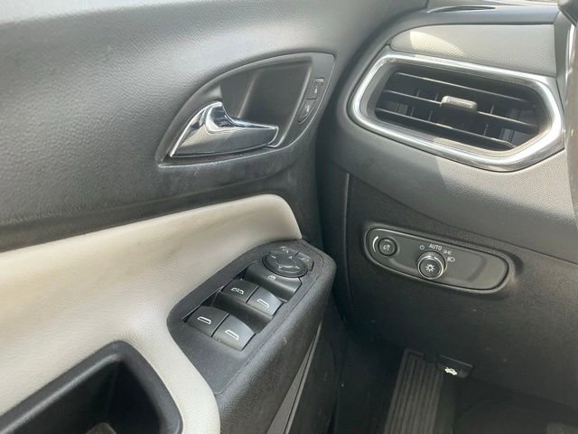 Used 2018 Chevrolet Equinox LT FWD image 24