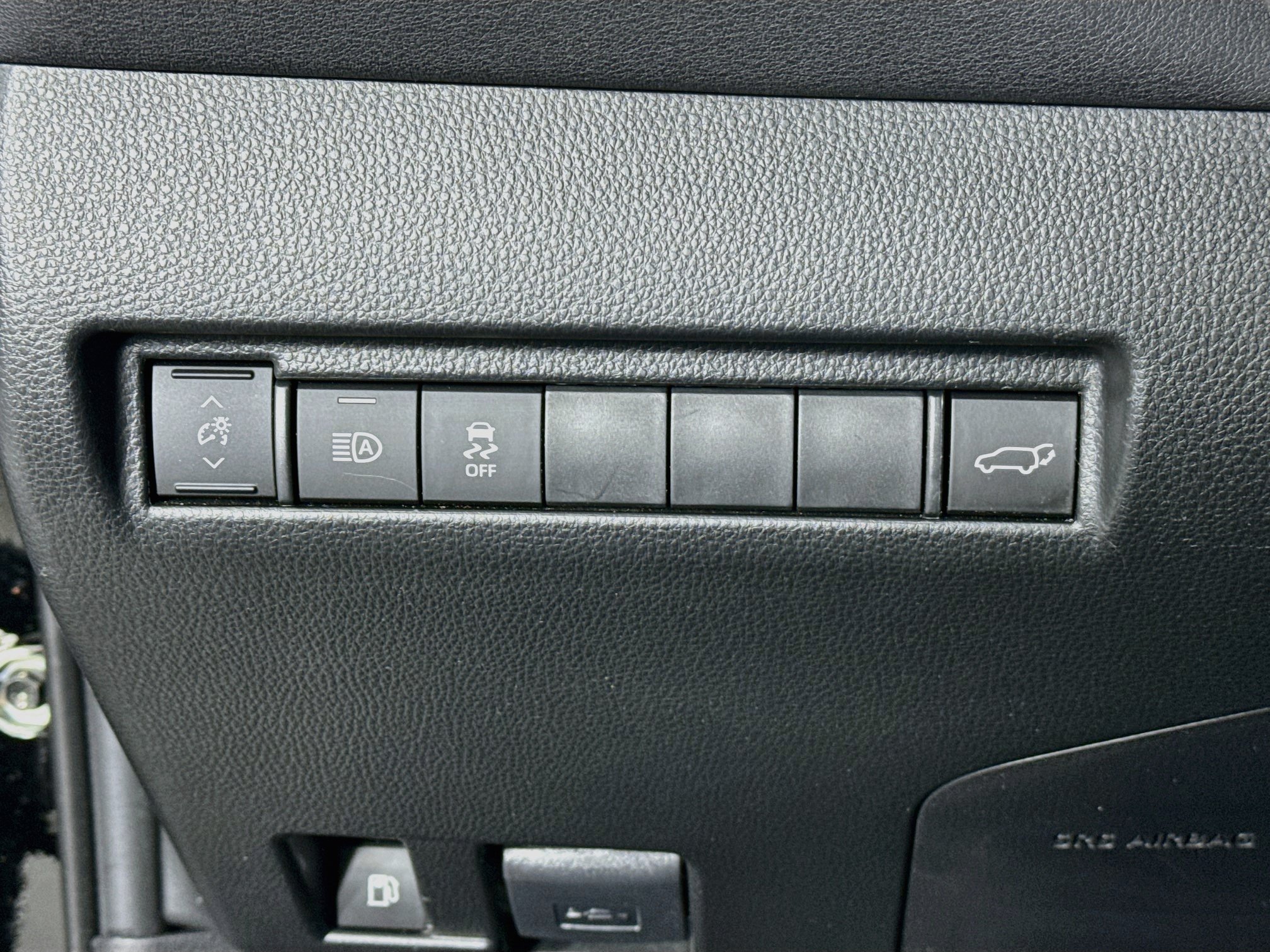Certified 2024 Toyota Venza LE AWD/4WD image 10