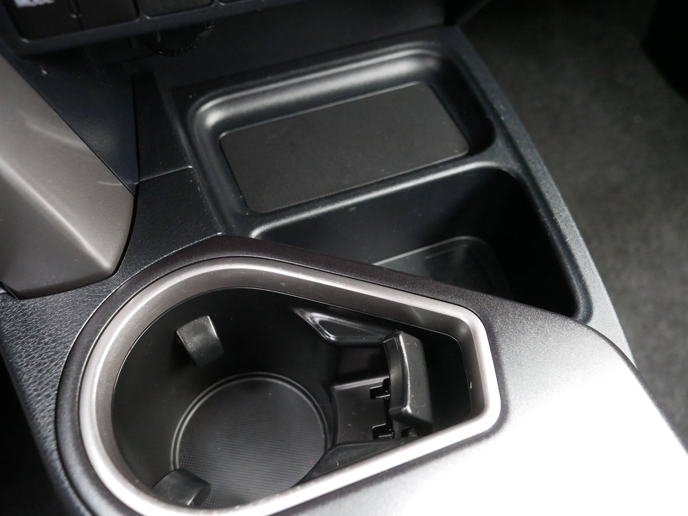 Used 2018 Toyota RAV4 XLE image 36