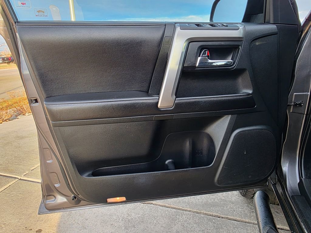 Used 2015 Toyota 4Runner SR5 image 21