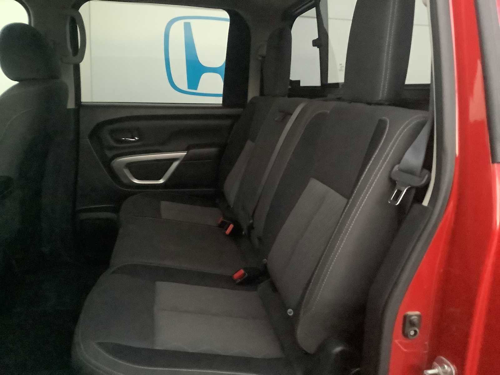 Used 2023 Nissan Titan SV image 13