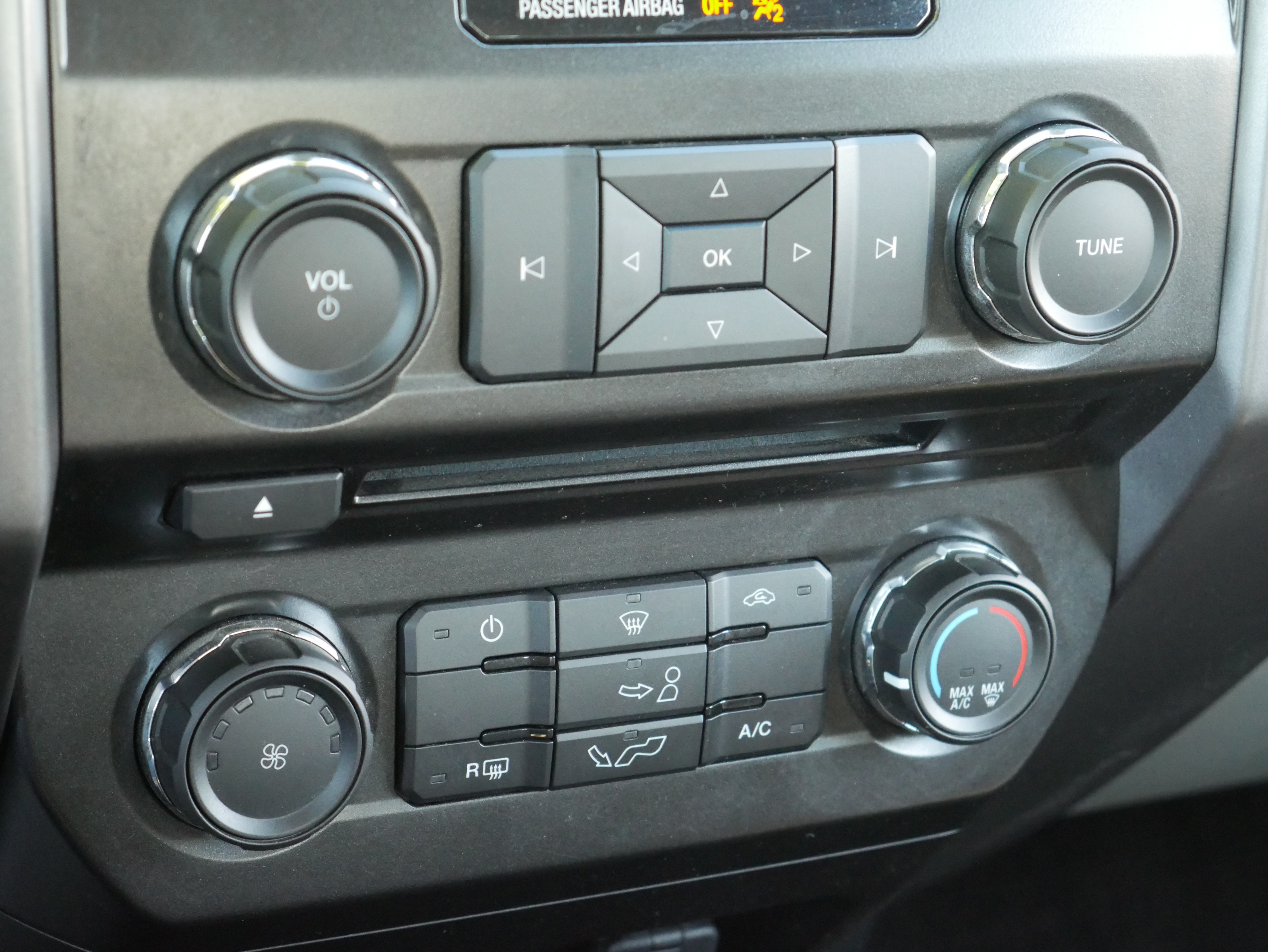 Used 2015 Ford F150 XLT w/ Equipment Group 301A Mid AWD/4WD image 13
