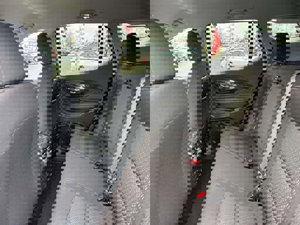 Used 2024 GMC Terrain SLE image 10