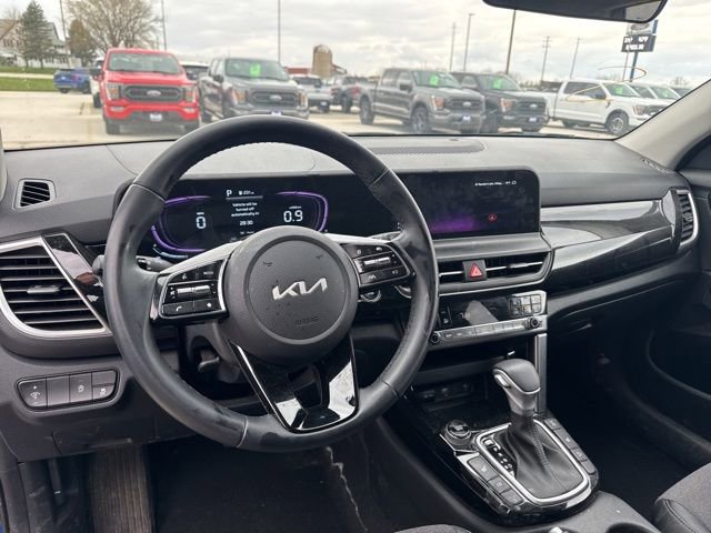 Used 2025 Kia Seltos S AWD/4WD image 22