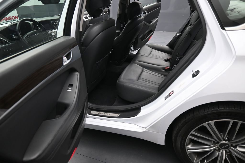 Used 2018 Genesis G80 3.8 RWD image 16