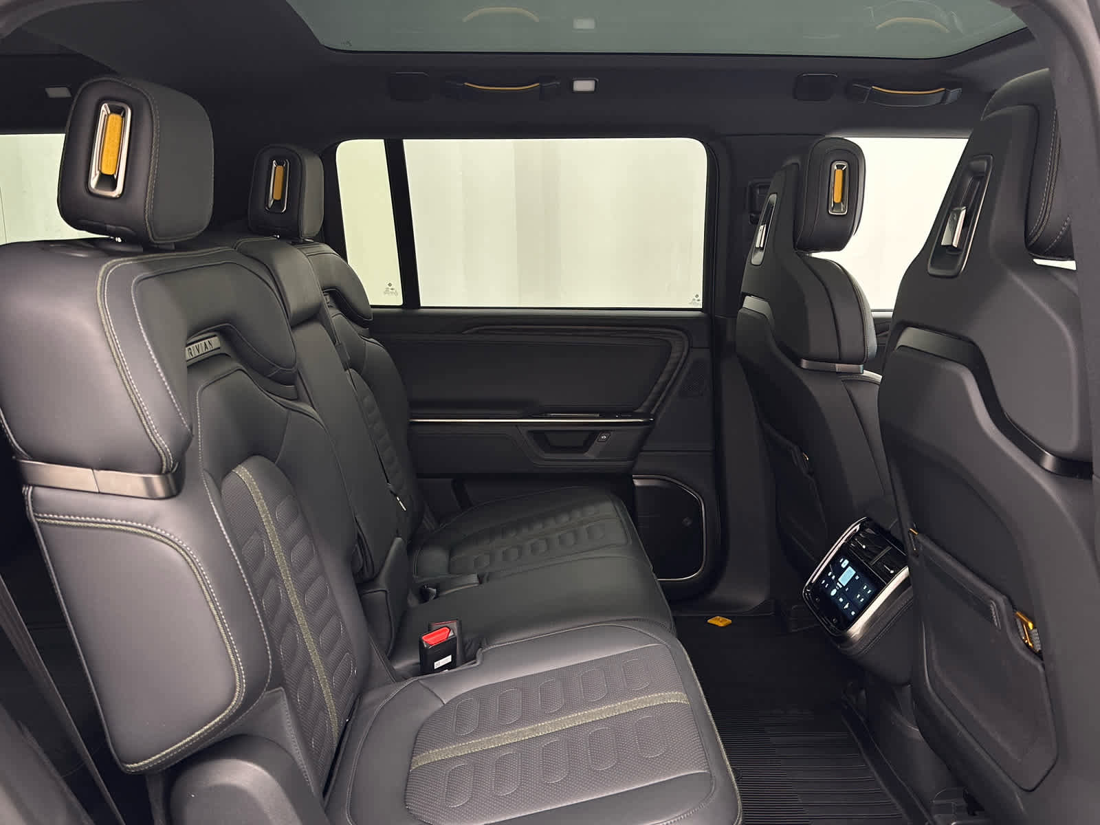 Used 2026 Rivian R1S Adventure image 22