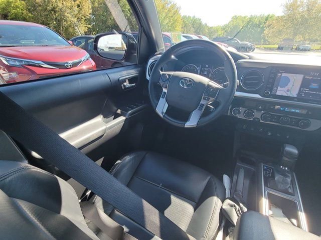 Used 2022 Toyota Tacoma Limited w/ Nightshade Package AWD/4WD image 7