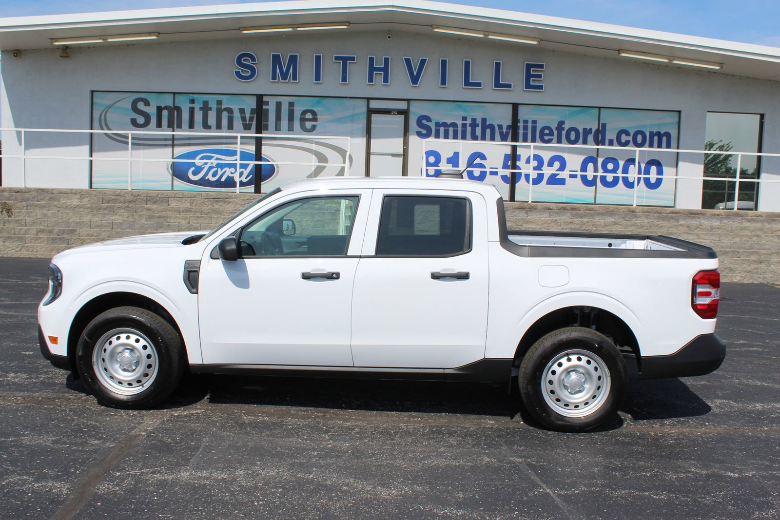 New 2025 Ford Maverick XL image 2