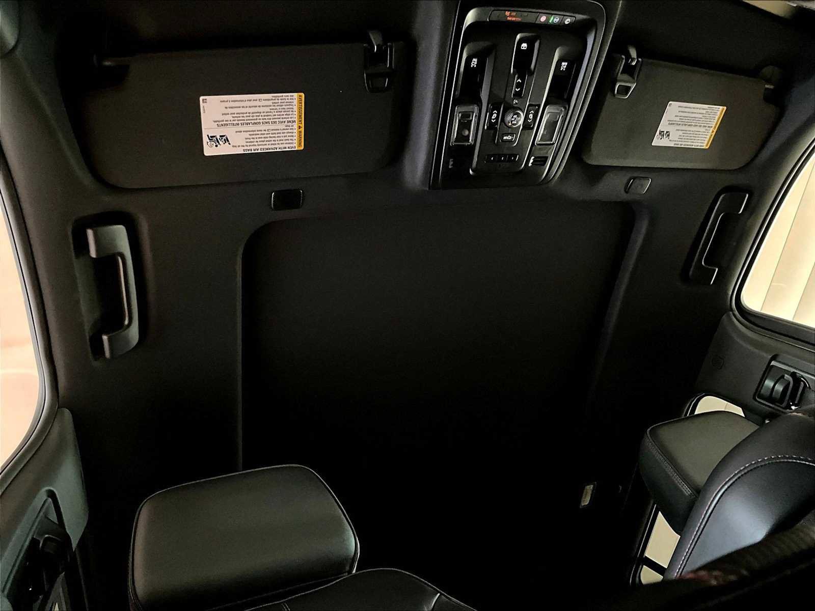 Used 2024 Chevrolet Tahoe RST w/ Luxury Package AWD/4WD image 25