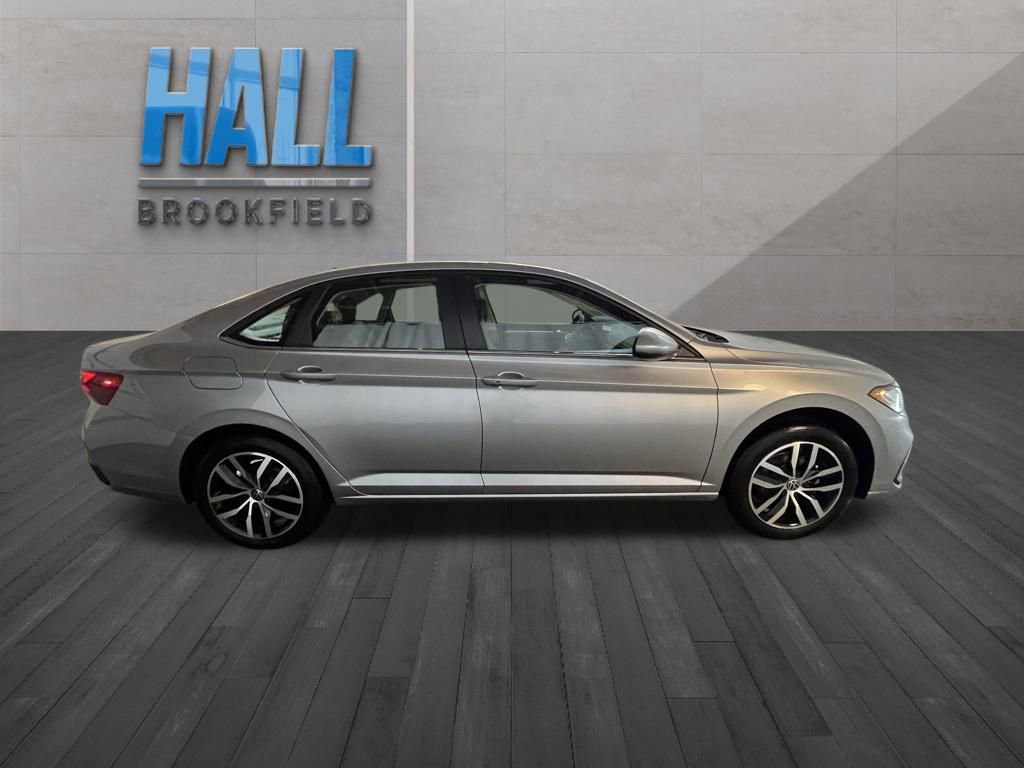 New 2026 Volkswagen Jetta SE FWD image 6