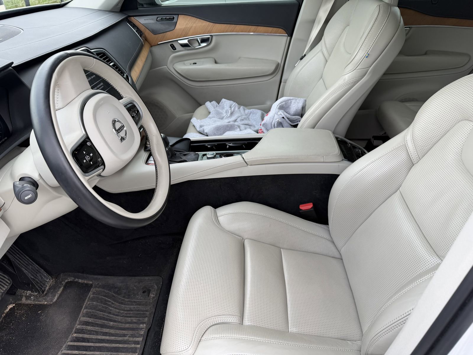 Used 2020 Volvo XC90 T6 Inscription w/ Protection Package Premier AWD/4WD image 5