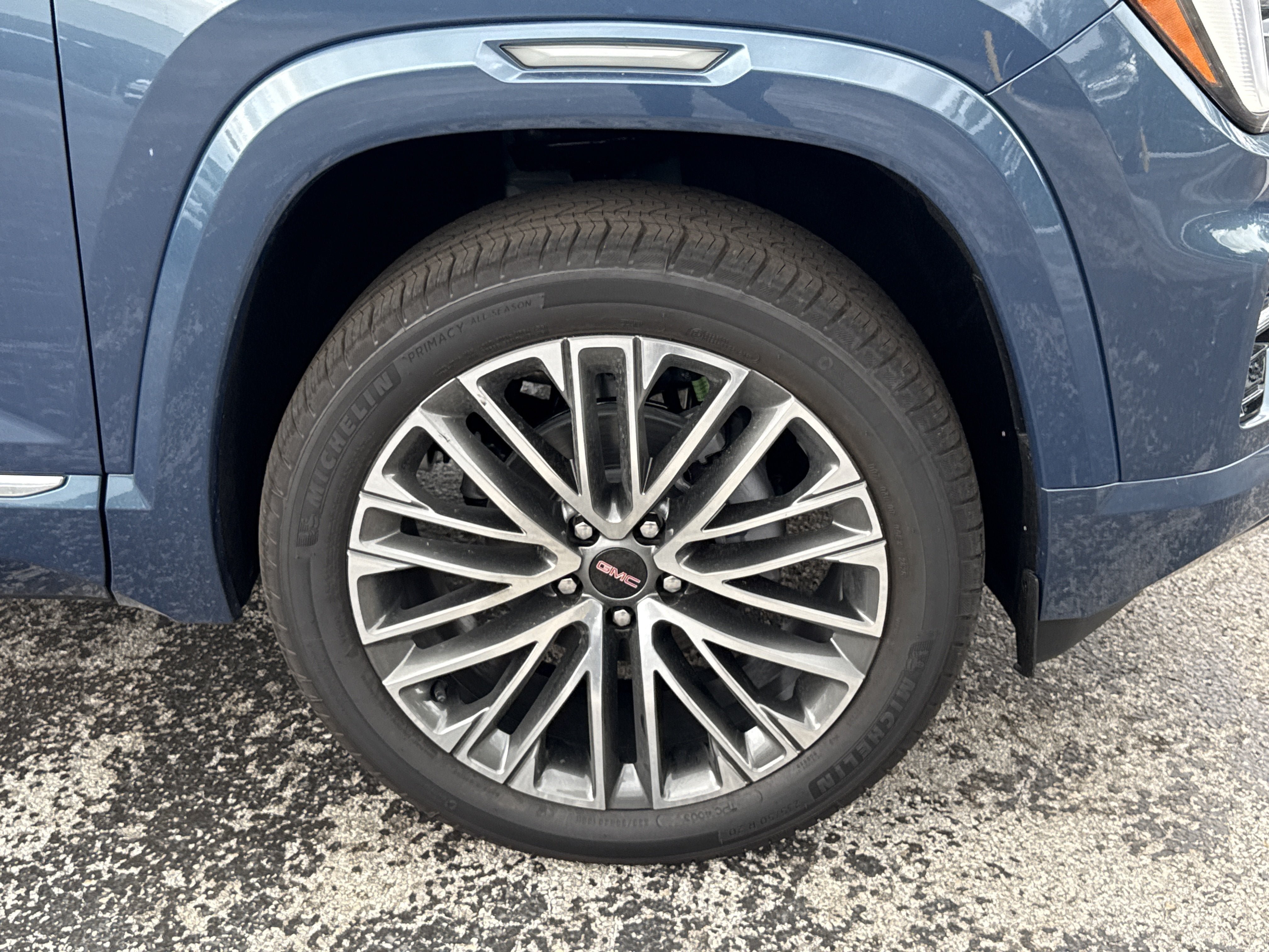 New 2027 GMC Terrain Denali w/ LPO, Floor Liner Package AWD/4WD image 4