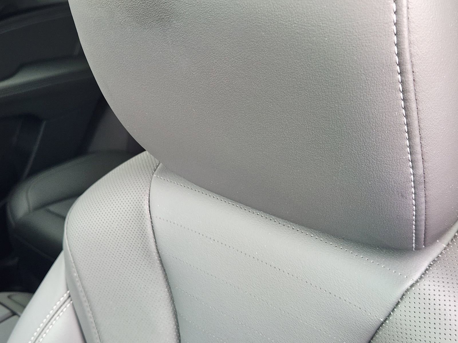 Certified 2024 Buick Envision Preferred AWD/4WD image 18