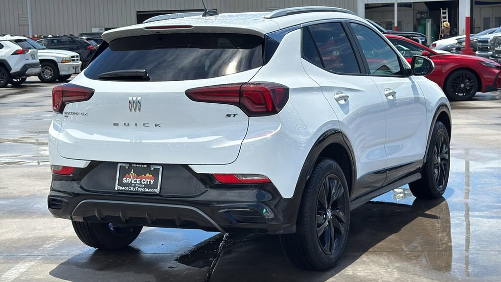 Used 2024 Buick Encore GX Sport Touring AWD/4WD image 5
