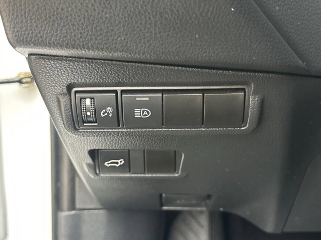 Used 2024 Toyota Corolla Cross XLE w/ Convenience Package AWD/4WD image 28
