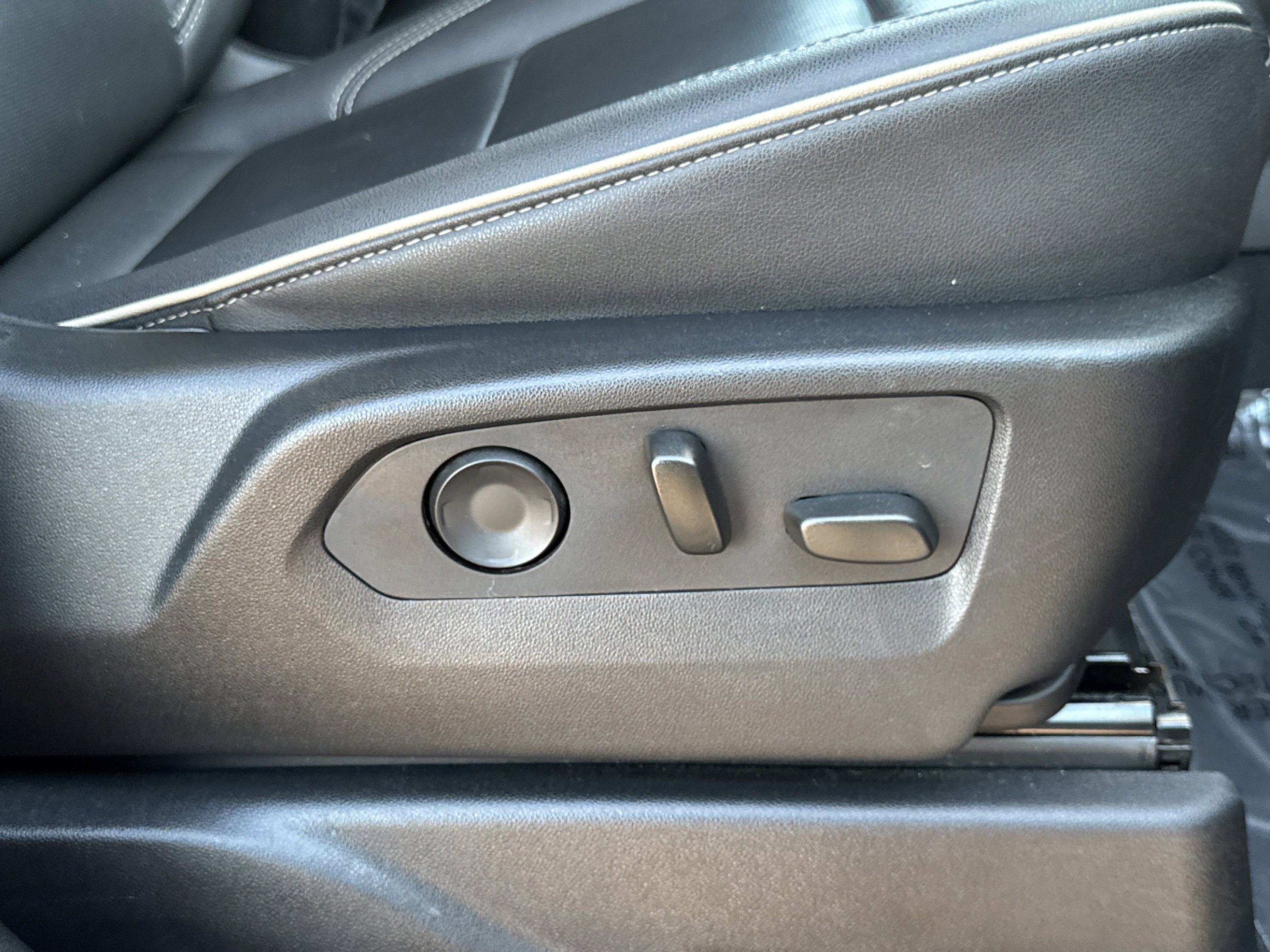 Used 2024 Chevrolet Tahoe Premier image 41