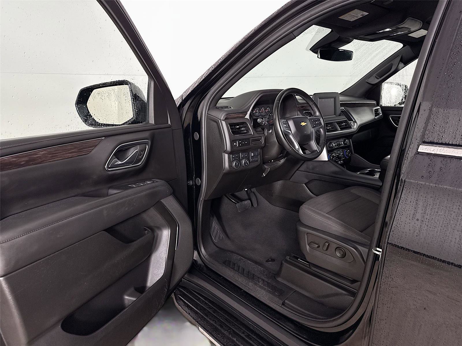 Used 2024 Chevrolet Suburban LS w/ Driver Alert Package AWD/4WD image 3