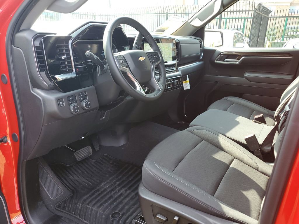 Used 2025 Chevrolet Silverado 1500 LT w/ Safety Package image 18