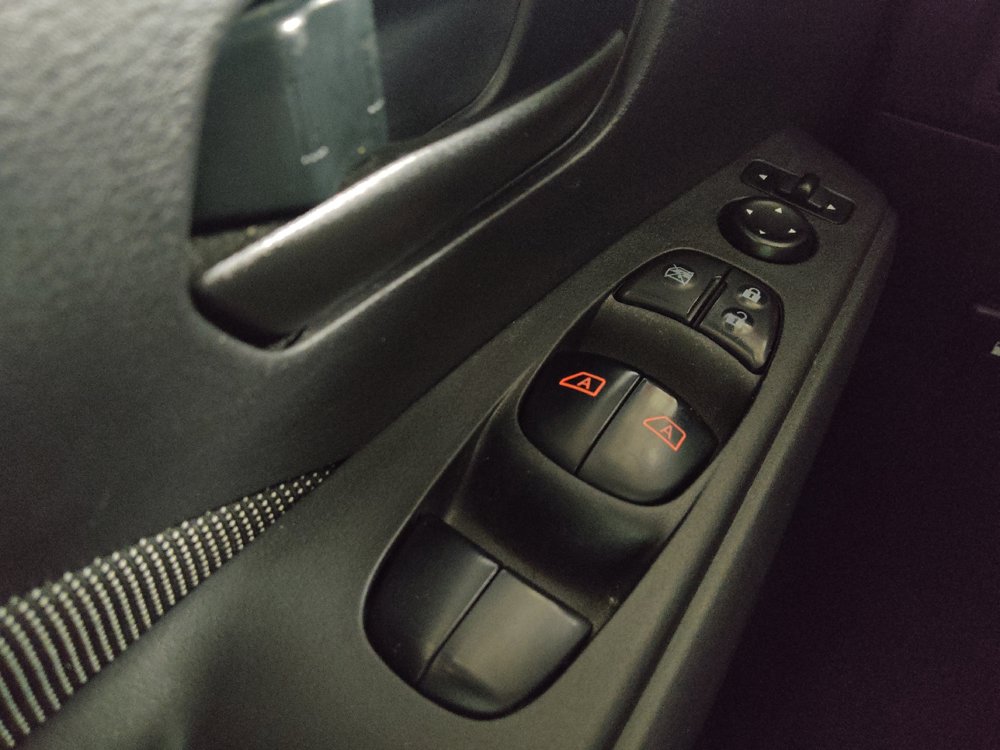 Used 2020 Nissan Kicks S FWD image 27