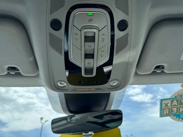 Used 2022 Audi e-tron Premium w/ Convenience Plus Package image 33