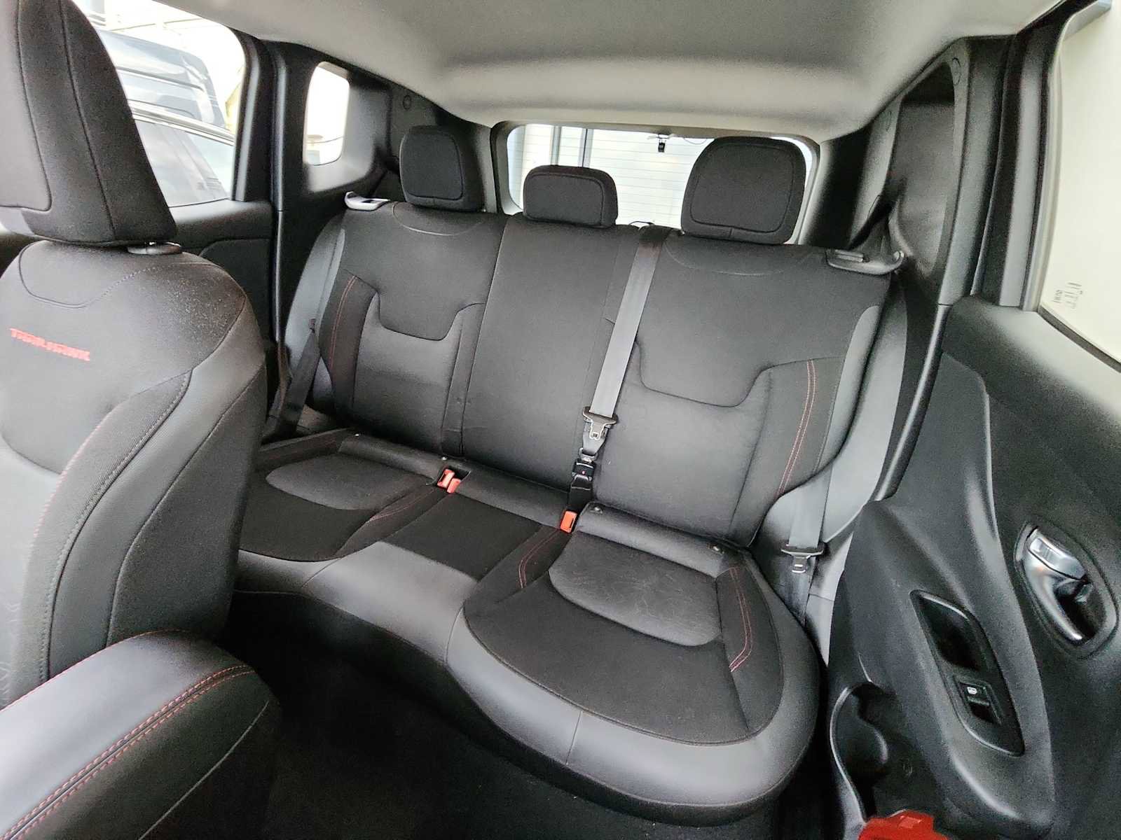 Used 2017 Jeep Renegade Trailhawk image 23