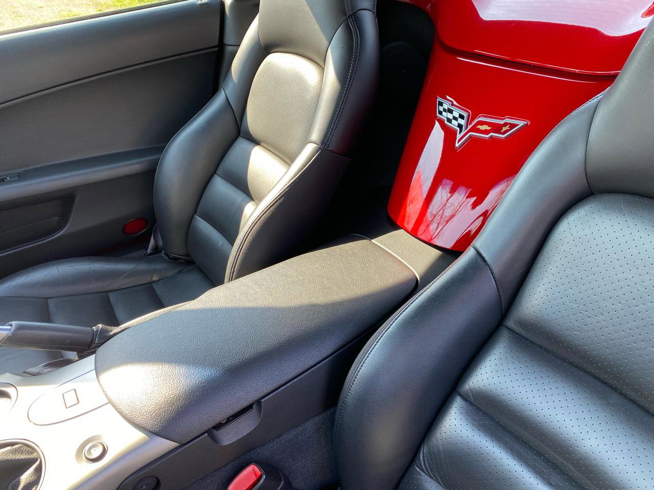 Used 2005 Chevrolet Corvette Convertible w/ Preferred Equipment Group image 37