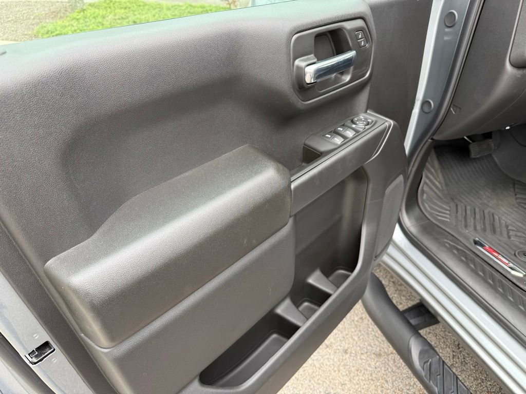 Used 2026 Chevrolet Silverado 1500 Custom Trail Boss w/ LPO, Dark Essentials Package AWD/4WD image 14