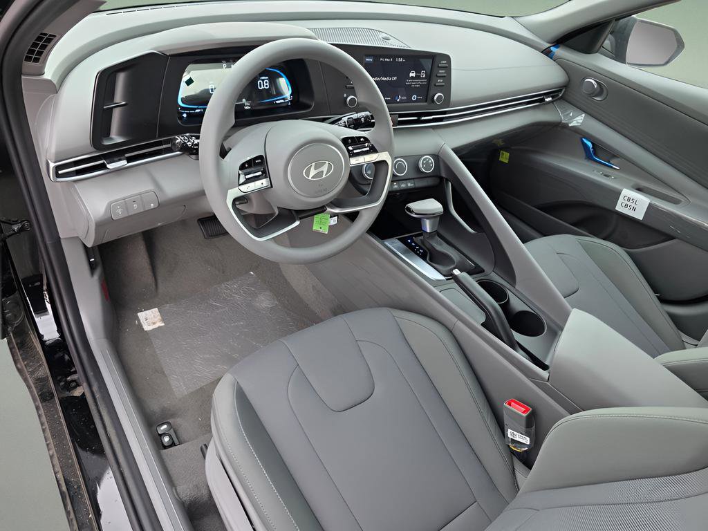 New 2026 Hyundai Elantra SE FWD image 14