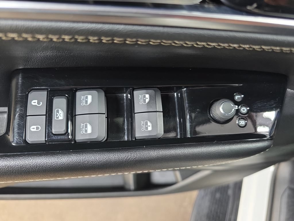 Used 2024 Jeep Wagoneer Series II AWD/4WD image 31