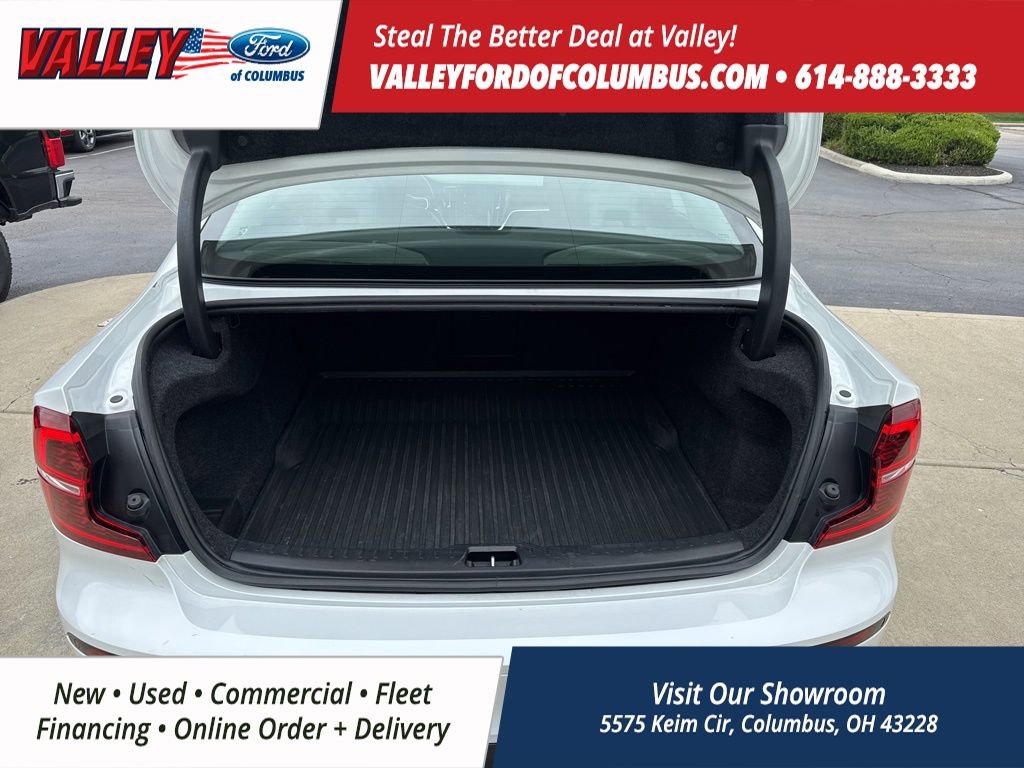 Used 2021 Volvo S60 T6 Momentum image 29
