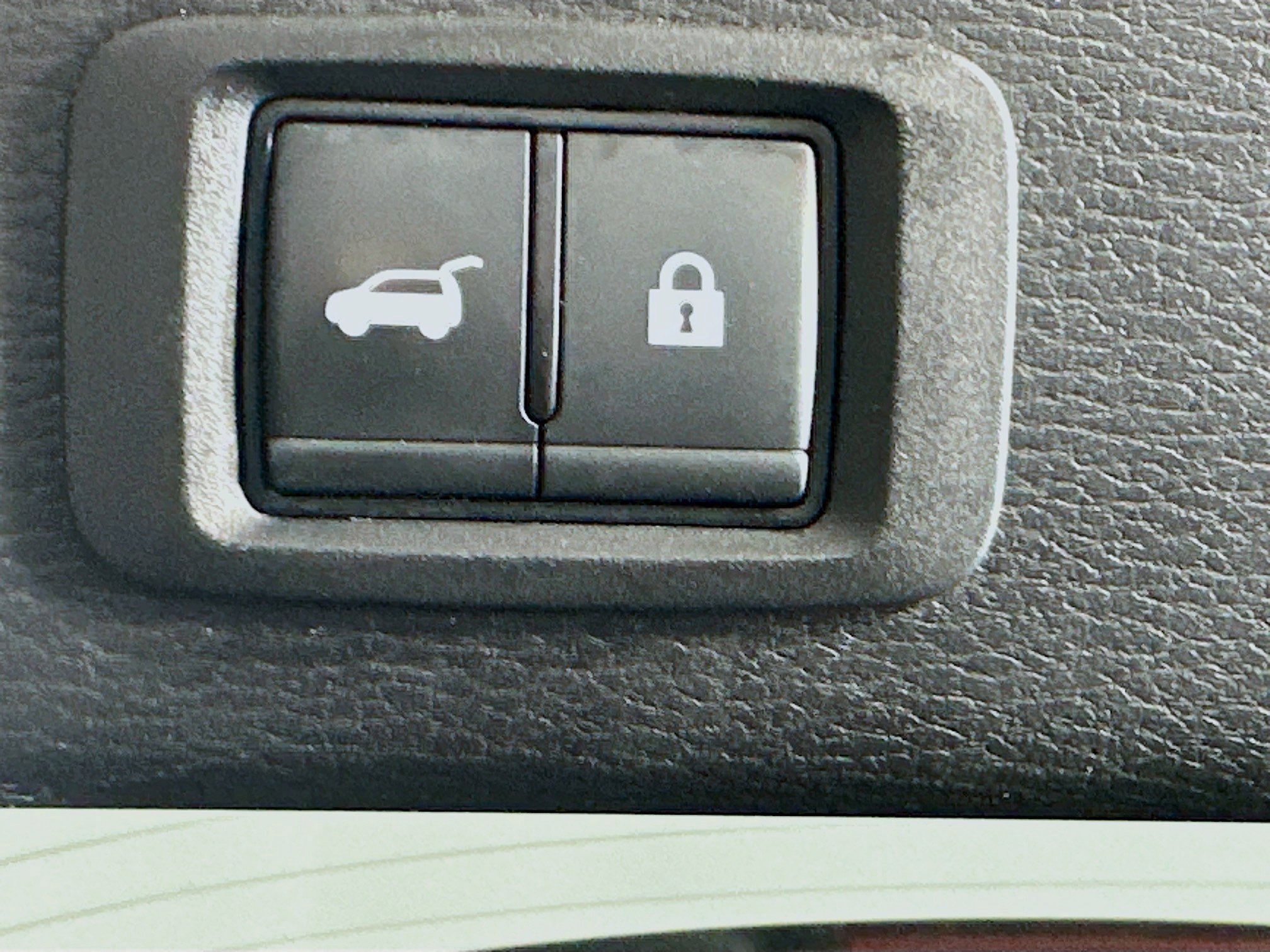 Used 2024 Mitsubishi Outlander SE image 32