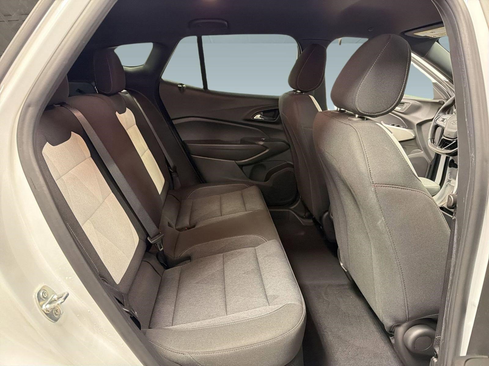 Used 2024 Chevrolet Trax RS w/ Driver Confidence Package image 28